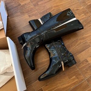 Boden  flat size 38 new in box leather